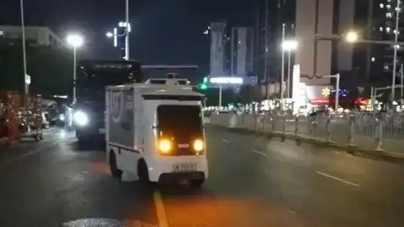 “网约无人车”来了热搜配图