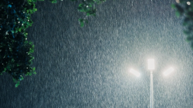 北京2区已现大暴雨 夜间雨势逐渐增强热搜配图